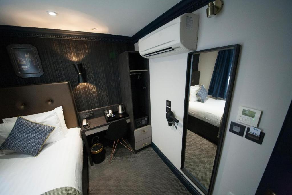 The Pack And Carriage London Hotel ภายนอก รูปภาพ